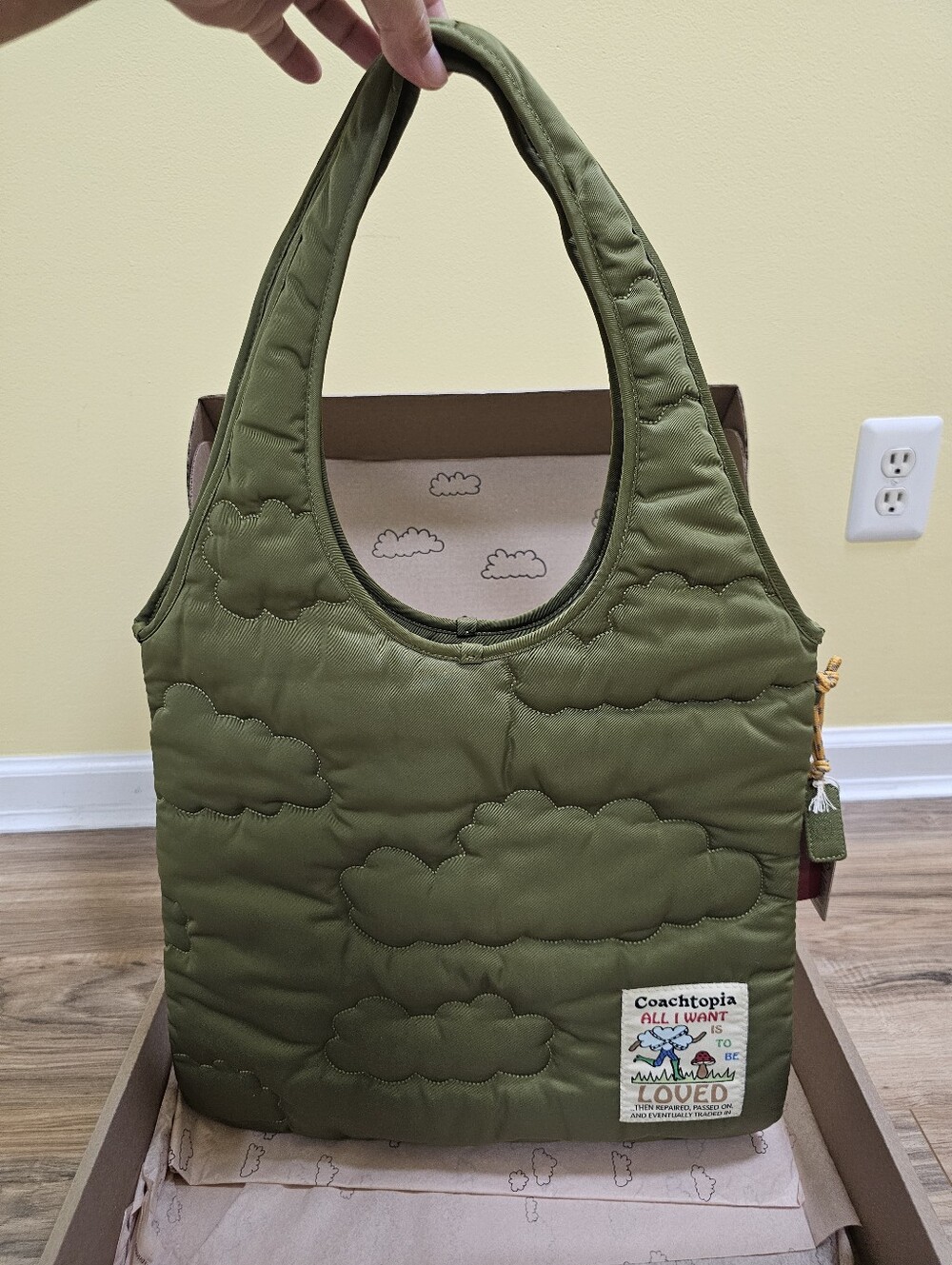 Coachtopia Loop Flat Tote - Picture 2 of 12